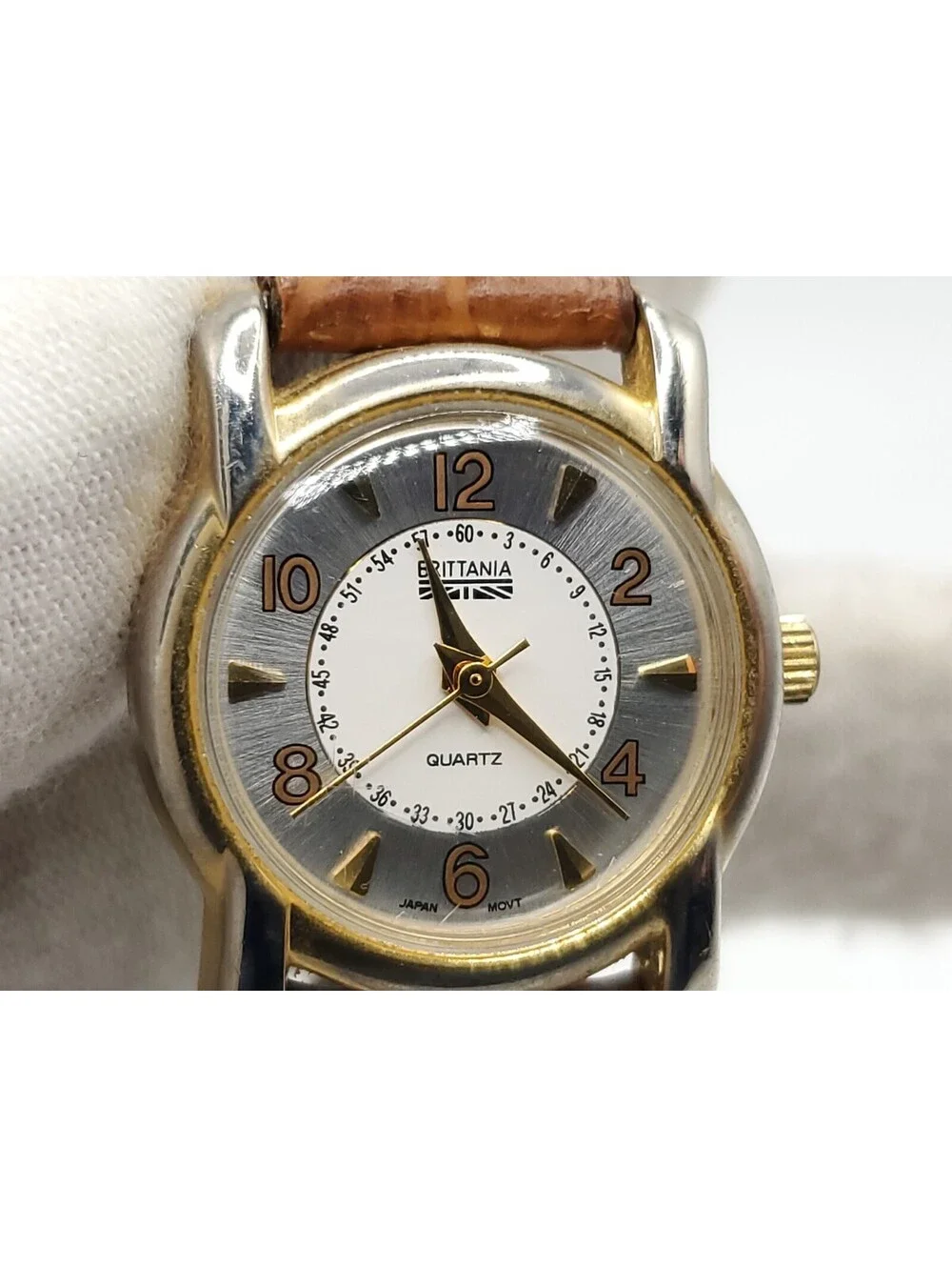 Brittania Quartz Womens Watch New Battery Gold Tone Brown Band 18mm